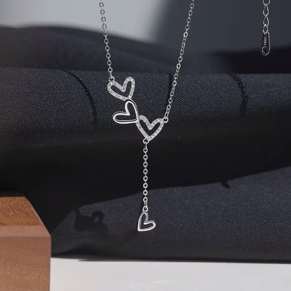 Jewelry - Sterling silver diamond heart necklace